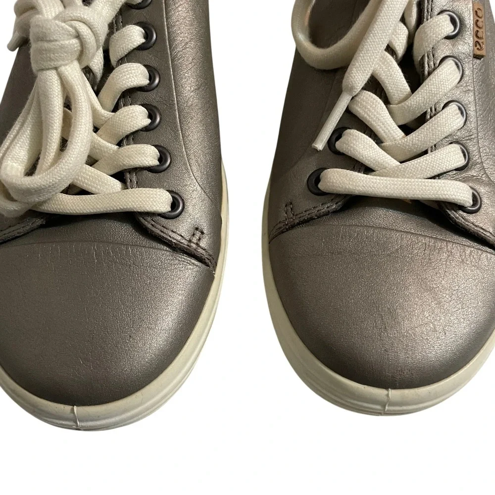ECCO Women's 6 Soft 7 Sneaker Leather Walking Shoe Lace Up Metallic Stone